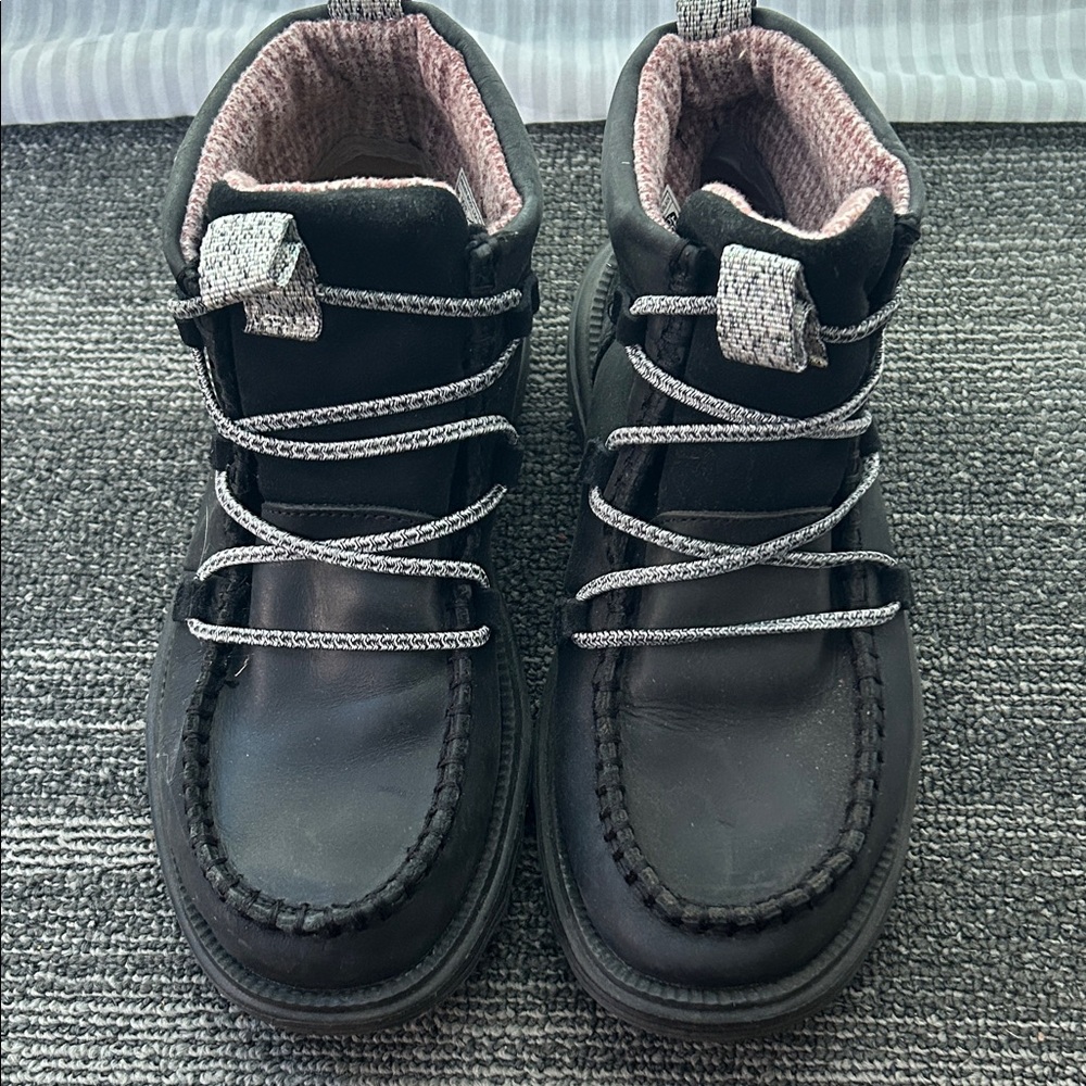 Hey Dude women’s Black Leather Boots